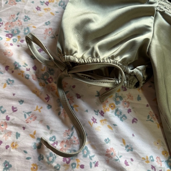 Forever 21 Olive Green Satin Ruched Crop Top - Picture 4 of 7